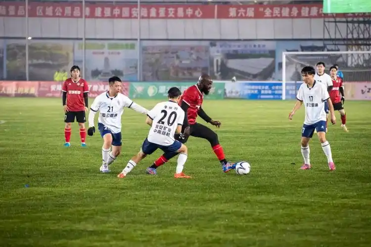 亚冠联赛：北京国安 VS 浦和红钻